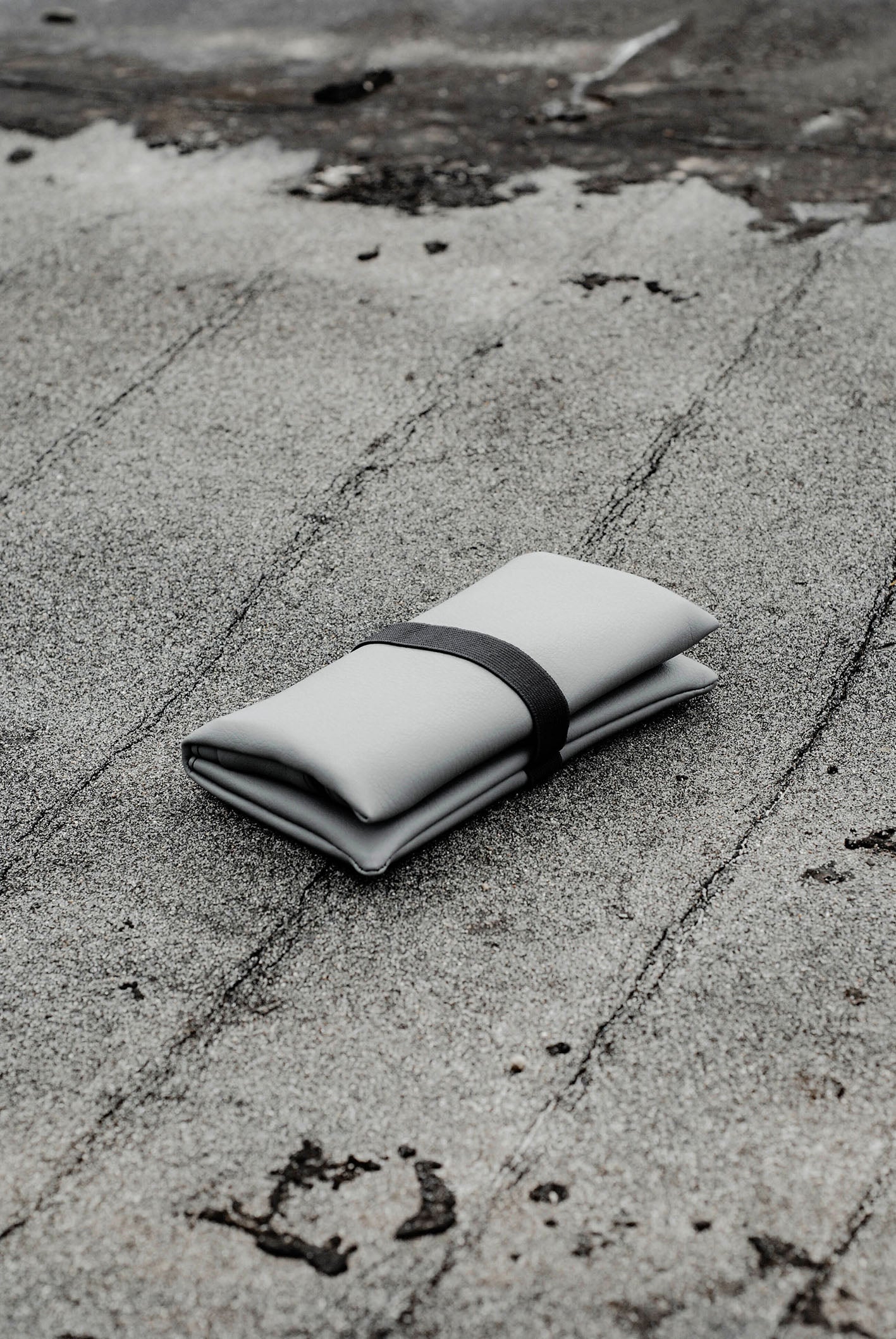 GREI Tobacco pouch Light grey