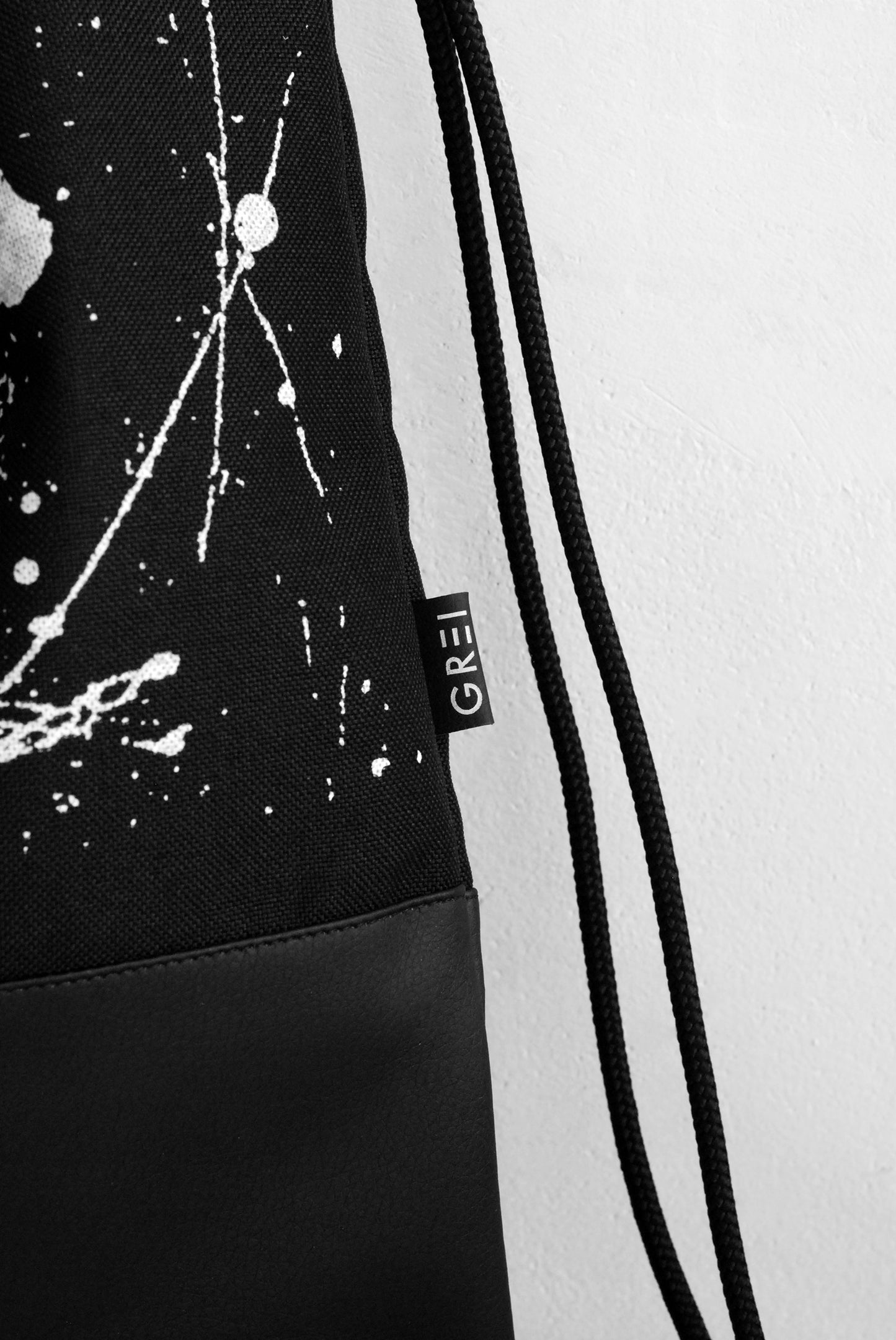 GREI Drawstring Backpack splash Black